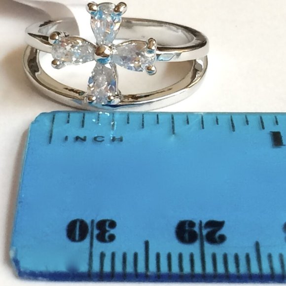 Flower Cocktail Ring Size 9 Cross Pear Cut Cubic Zirconia Silver RhodiumPlated - Picture 11 of 12